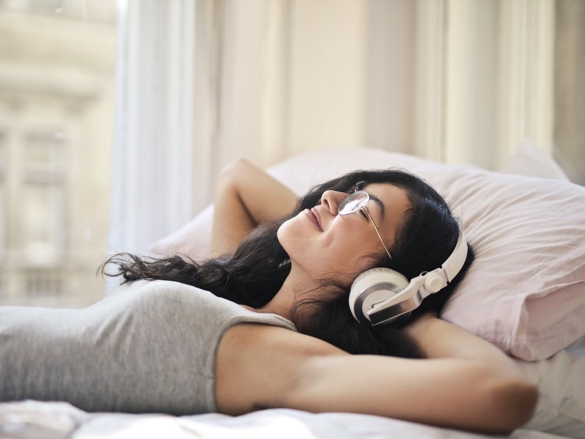 Where to Find Free Audio Bible Downloads banner image